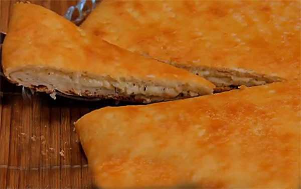 пирог с сыром и луком.
