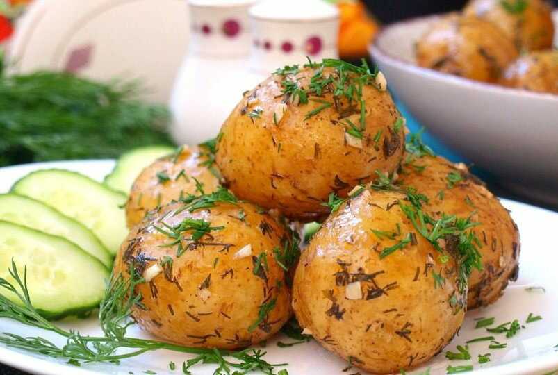 картофель запеченный в духовке.