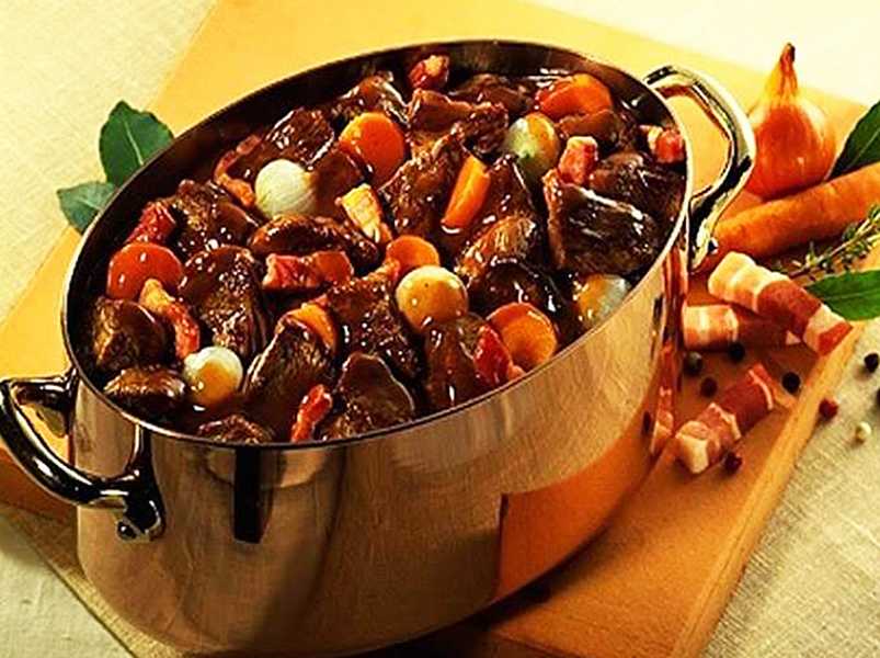 говядина с шампиньонами.