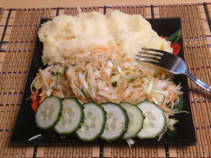 cалат из капусты, моркови, свежего огурца и уксуса, п/о, видео
