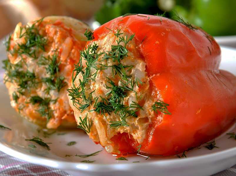 перец фаршированный овощами