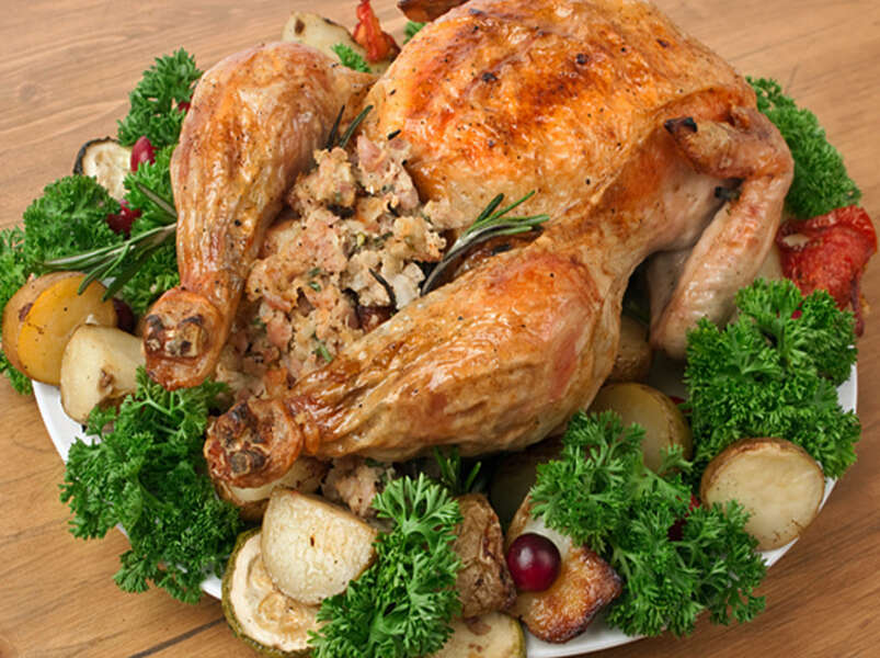 курица  фаршированная грибами.