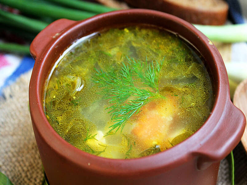 борщ зелёный.с яйцом и рисом.