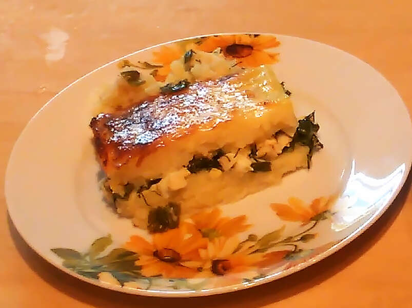 картофельная запеканка с зеленым луком.