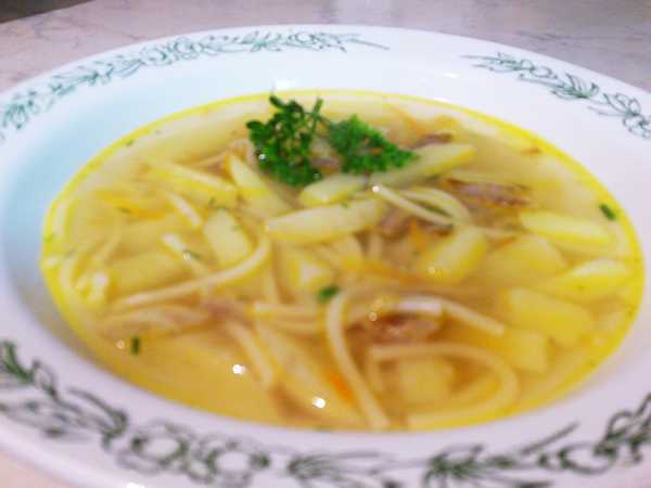 картофельный суп со спагетти готов