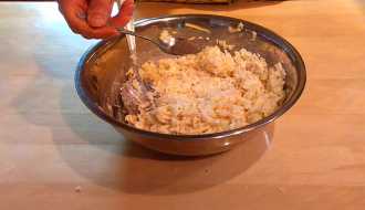 добавляем черный молотый перец