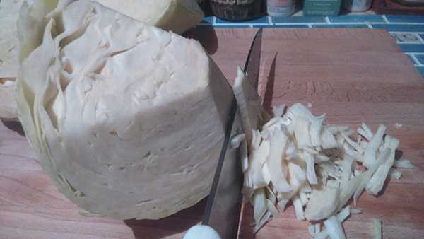 шинкуем капусту обычным ножом