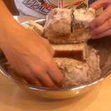 прошло 3 дня сало переворачиваем на бок