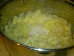 молоко в картошке