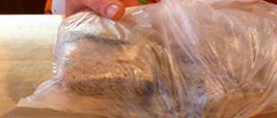 сало, которое в данный момент не будете кушать убираем в морозилку