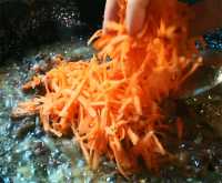 закладываем морковку