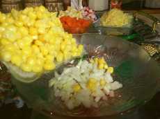 слой из консервированной кукурузы