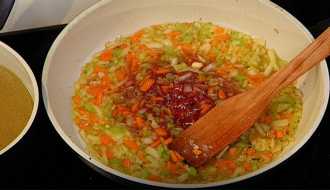 перемешиваем поджарку