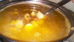 перемешиваем гречневый суп