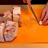 берем зубчик чеснока