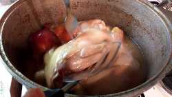 вынимаем из бульона окорочка