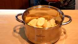 нарезанный картофель