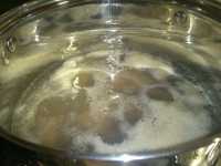 снятие пены с бульона для рассольника