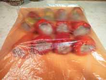 убираем упакованный полуфабрикат в морозилку