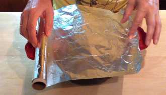 накрываем форму фольгой