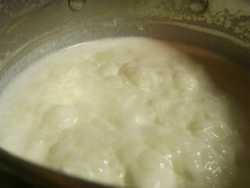 каша молочная рисовая закипела