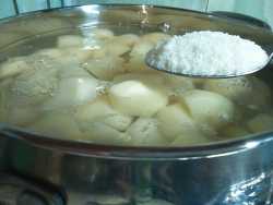 варим картошку