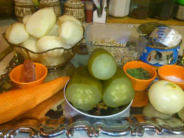 исходные продукты для рассольника с консервой