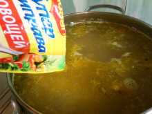 добавляем приправу для картофельного супа со спагетти