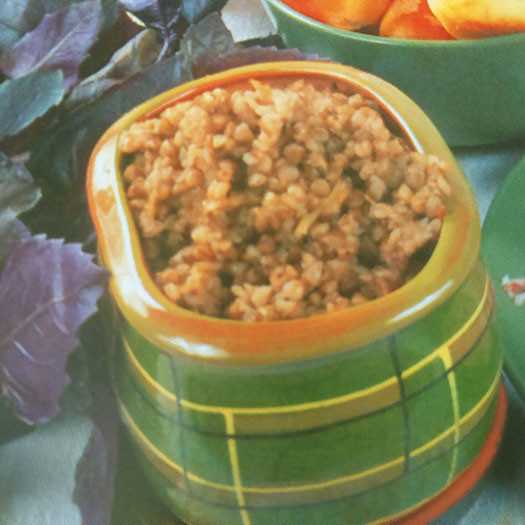 Гречневая каша с курагой и черносливом.