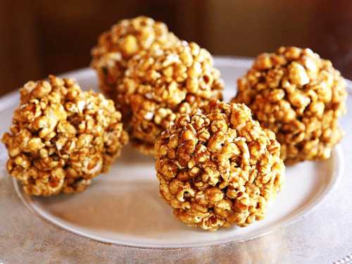 Вкусный попкорн из кукурузы.