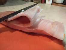 снимаем шкуру с сала