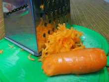 трём морковку для супа картофельного с мясными фрикадельками