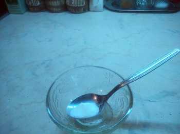 закладываем соду  в емкость