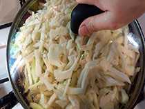 тушим капусту