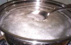 закладываем картофель