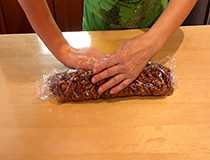 формируем массу в пленке