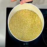 варим перловку в течении 50 минут