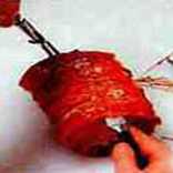 нарезаем рулет ломтиками