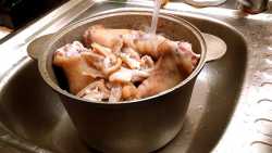 заливаем ингредиенты водой